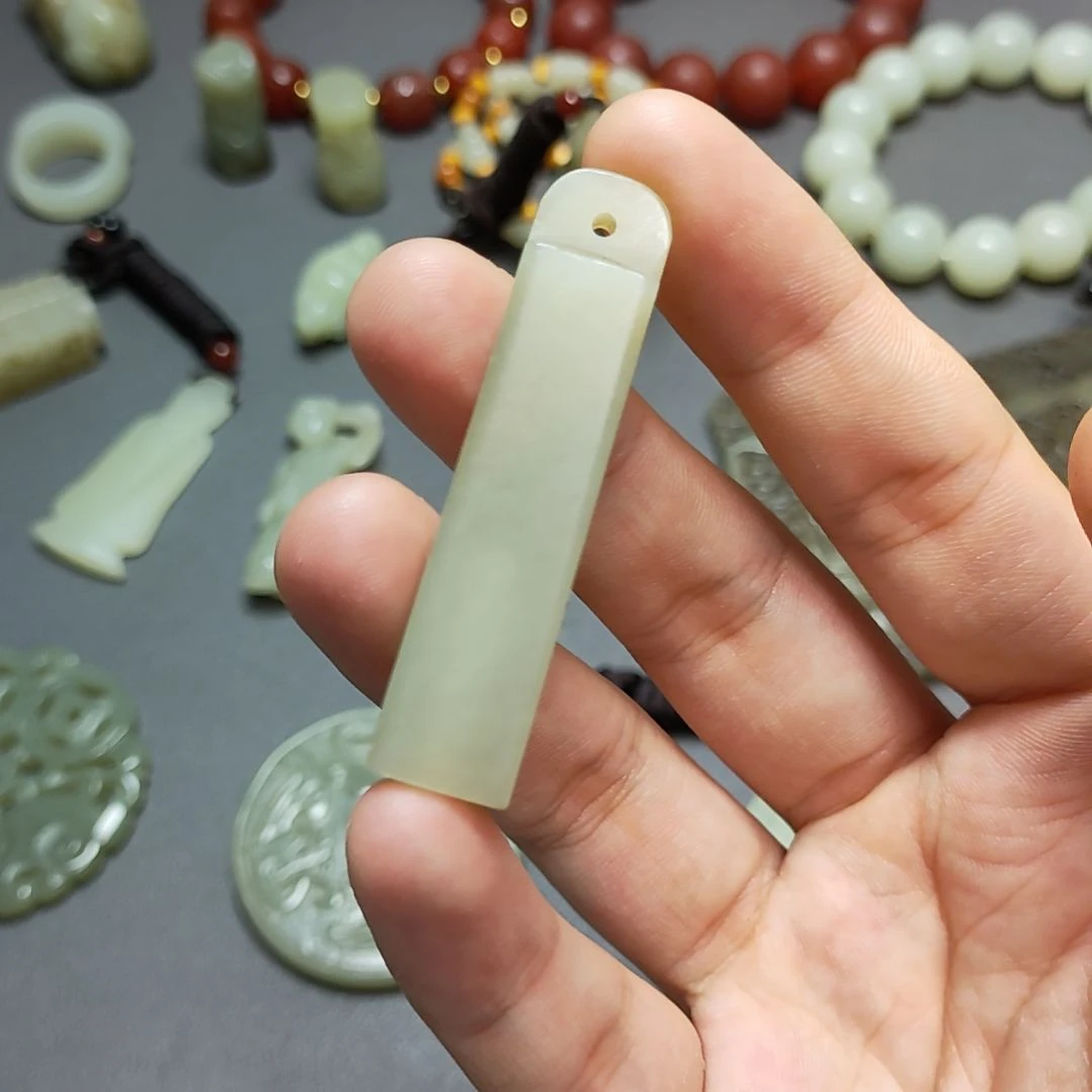 颈饰未镶嵌和田玉