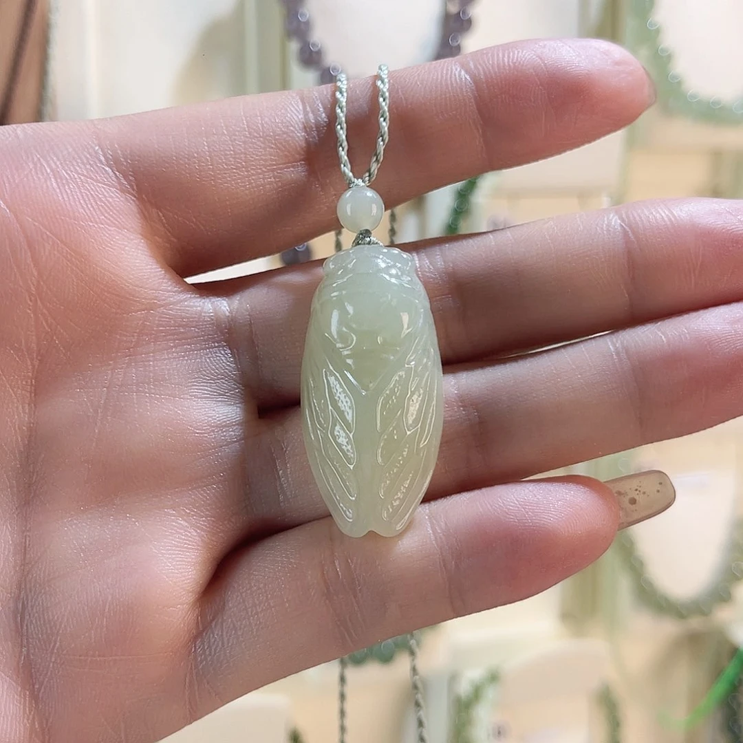 和田玉未镶嵌颈饰玉蝉