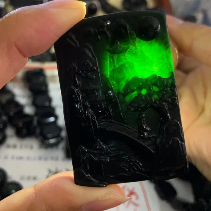 翡翠未镶嵌颈饰墨翠山水