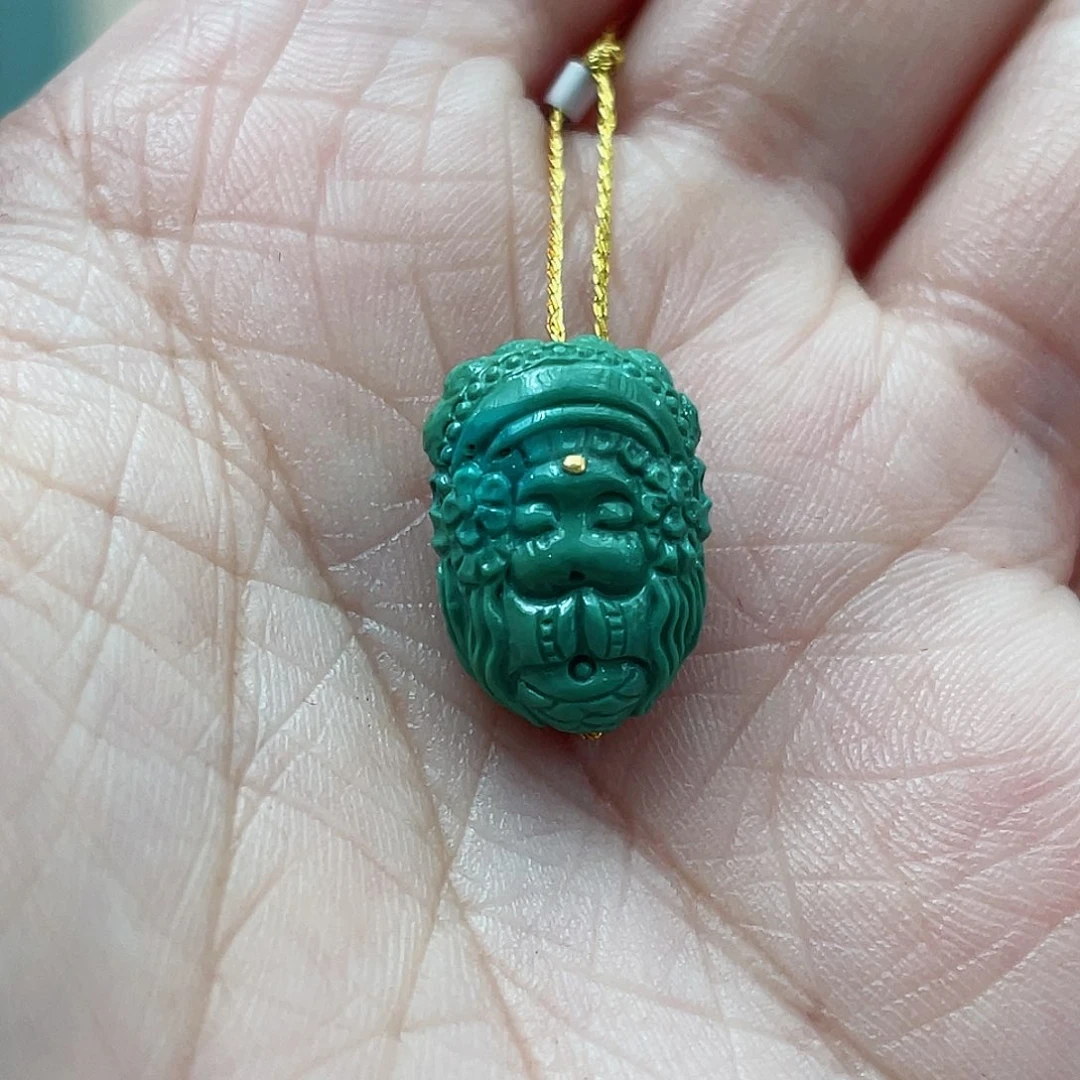 绿松石颈饰未镶嵌