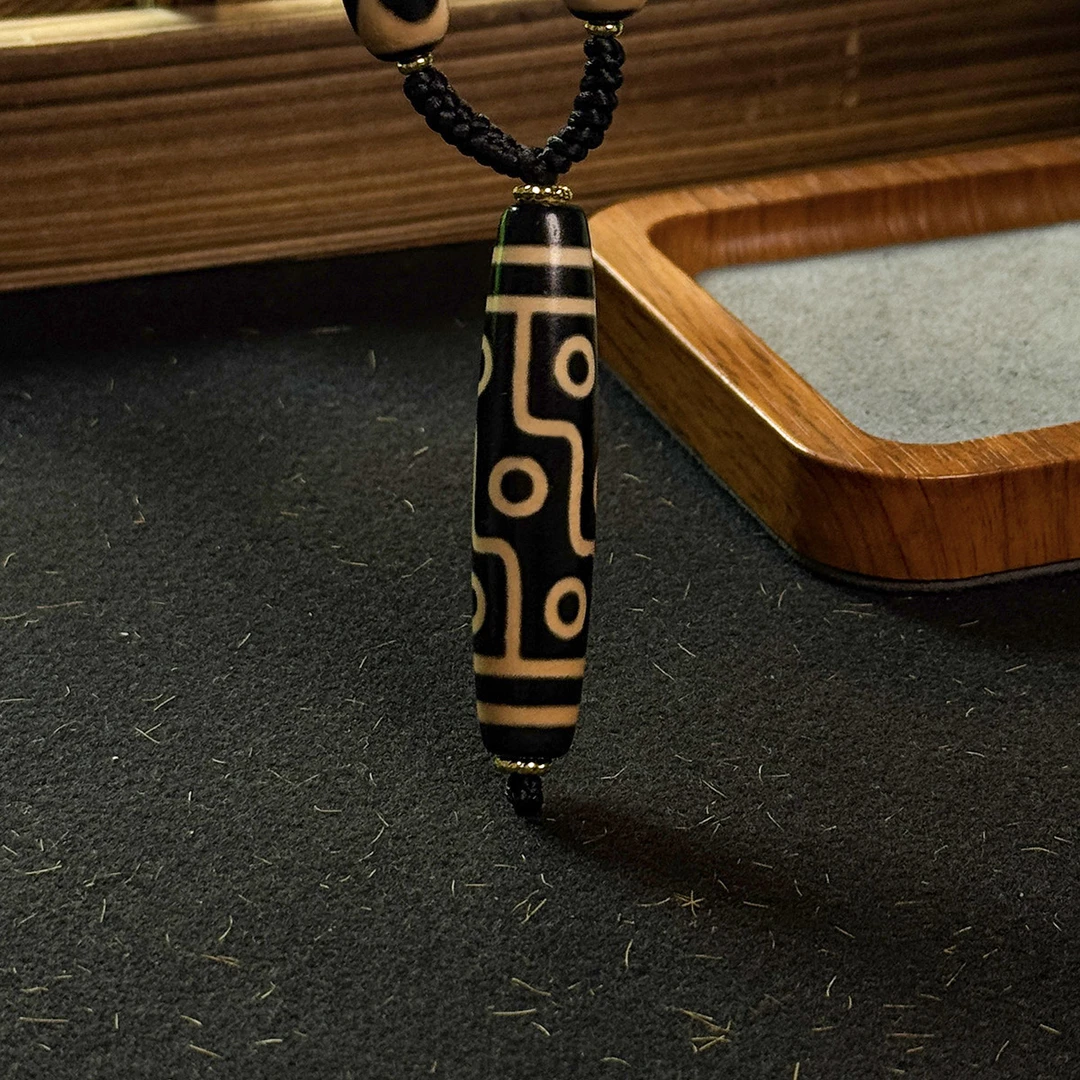 竖款 · 藏式老牙黄折线九眼天珠台工玛瑙锁骨链58mm左右