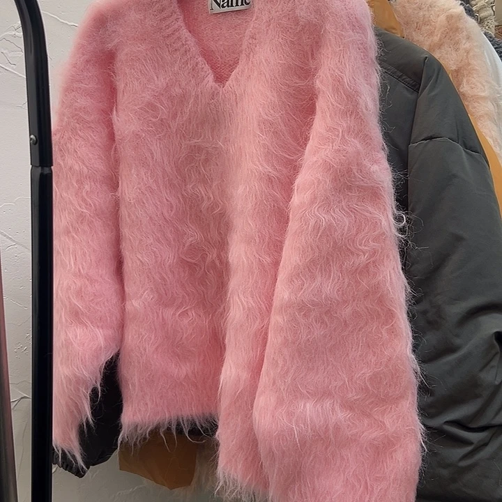 今天新款 毛很长的粉色毛衣
