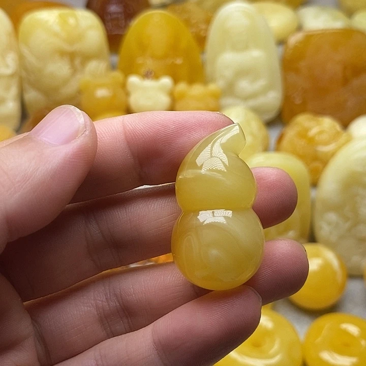 琥珀颈饰未镶嵌琥珀蜜蜡吊坠