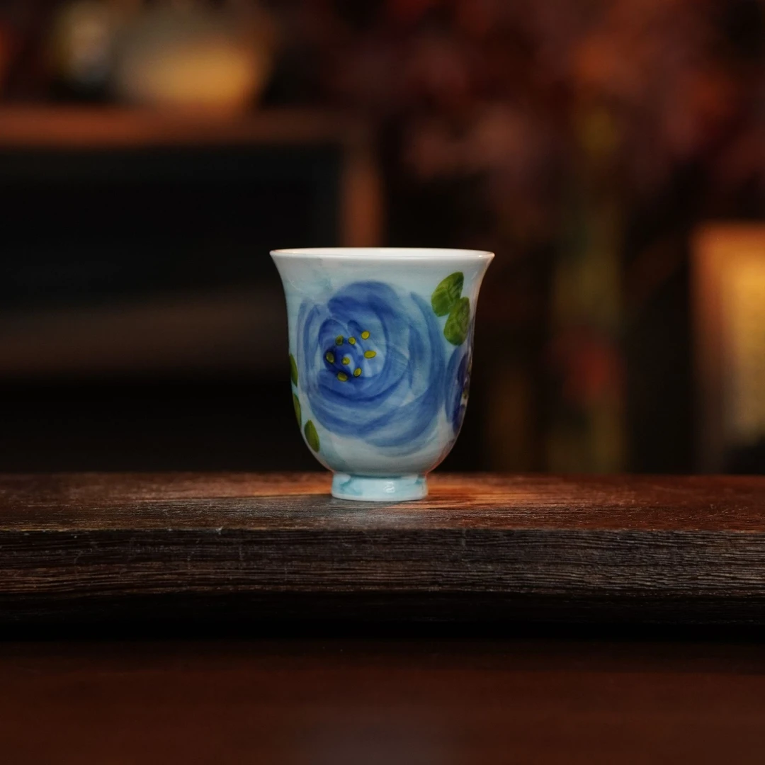 景德镇【直播间专属】手绘主人茶杯蓝色玫瑰100毫升