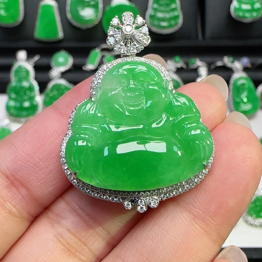 翡翠18K金镶嵌颈饰吊坠