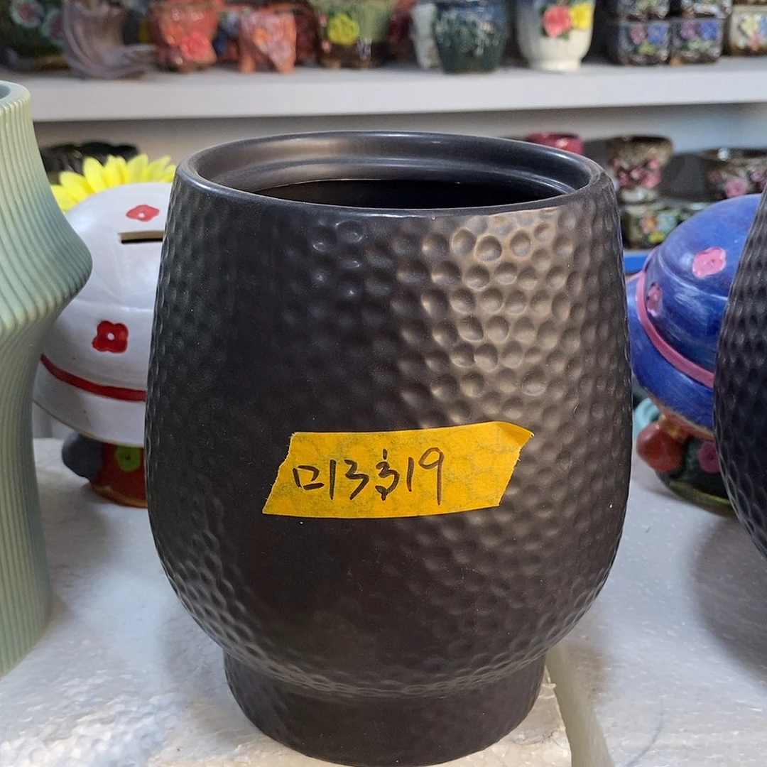 摆件陶盆有孔 瑕疵介意勿拍
