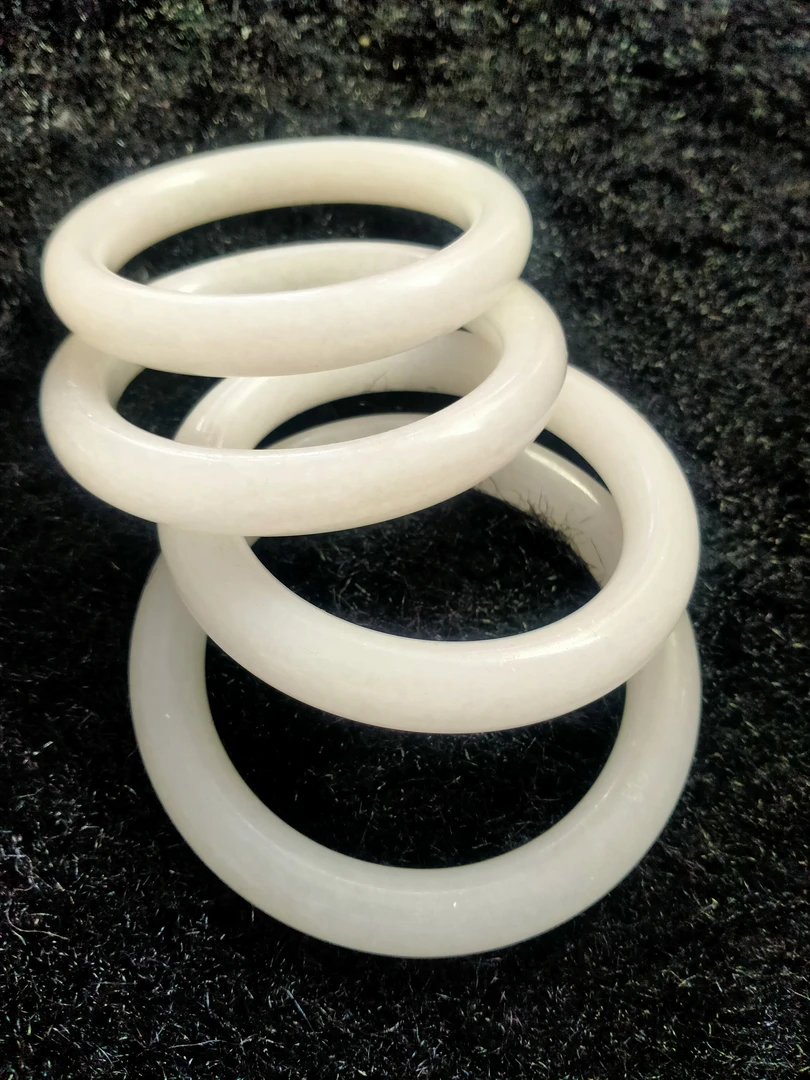 白月光宝石光手镯粗圆条11m左右多样性发货其一