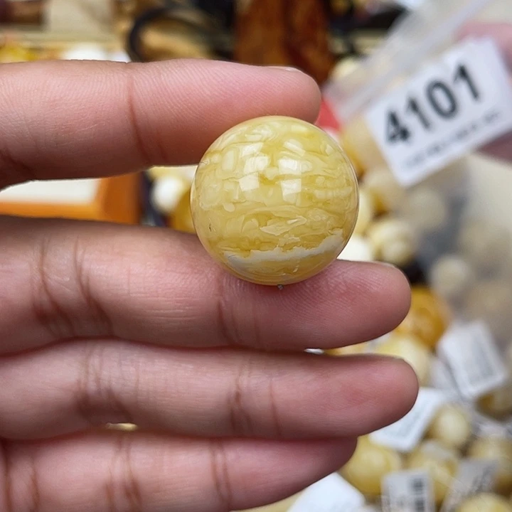 蜜蜡未镶嵌珠宝奇石22.7