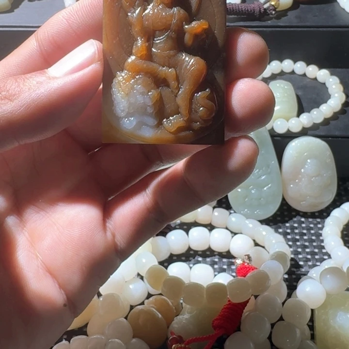 和田玉（糖玉）吊坠(不含链)未镶嵌