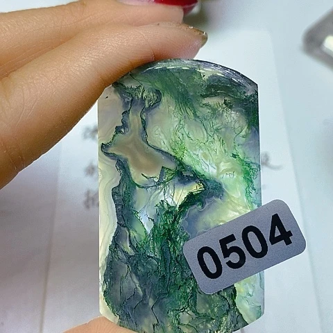 未镶嵌颈饰玛瑙/玉髓吉*