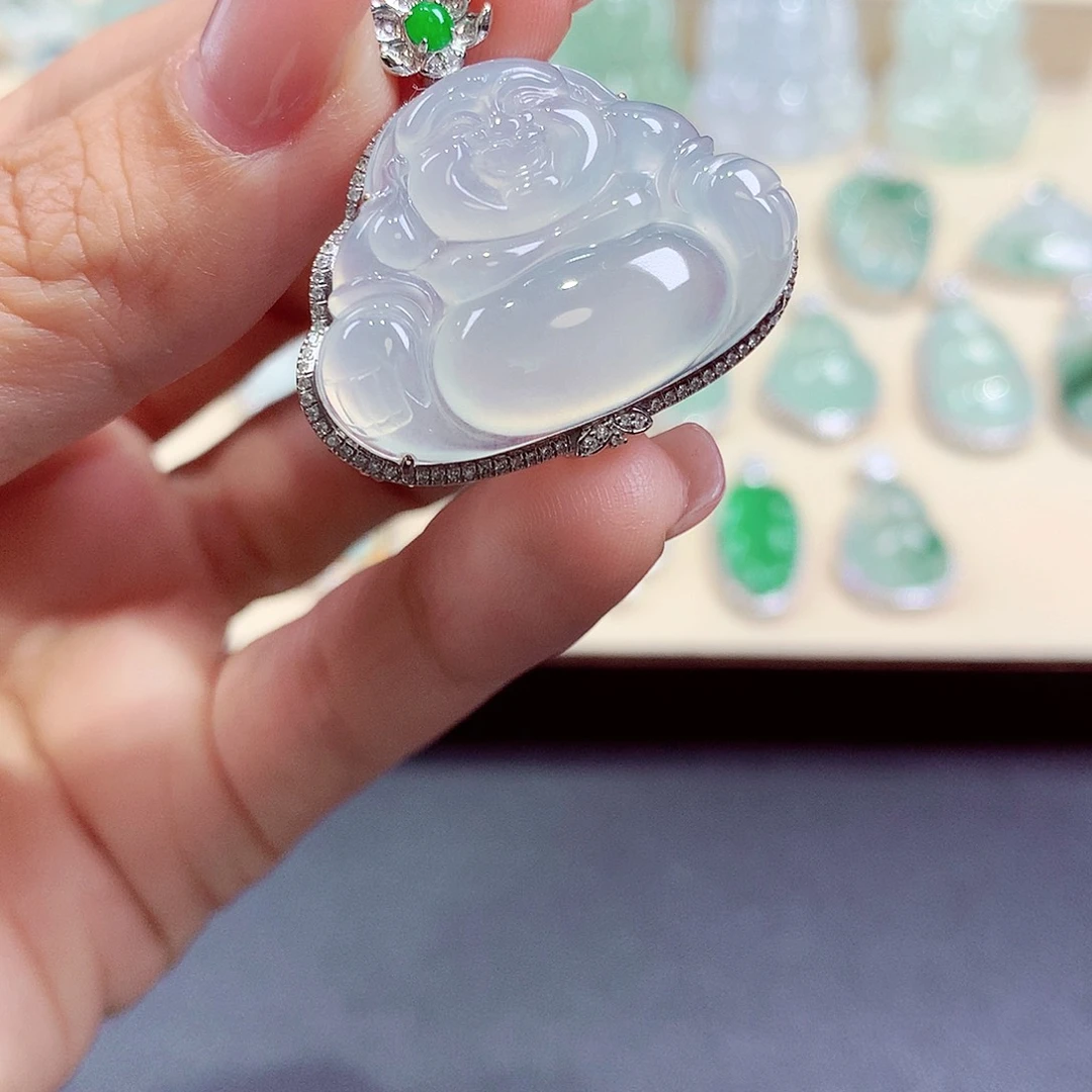 翡翠18K金镶嵌颈饰翡翠