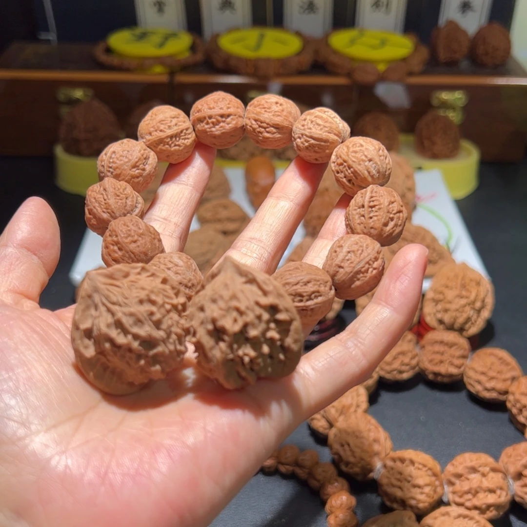 文玩核桃把件段誉陪嫁手串