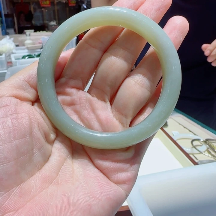 未镶嵌手镯和田玉541