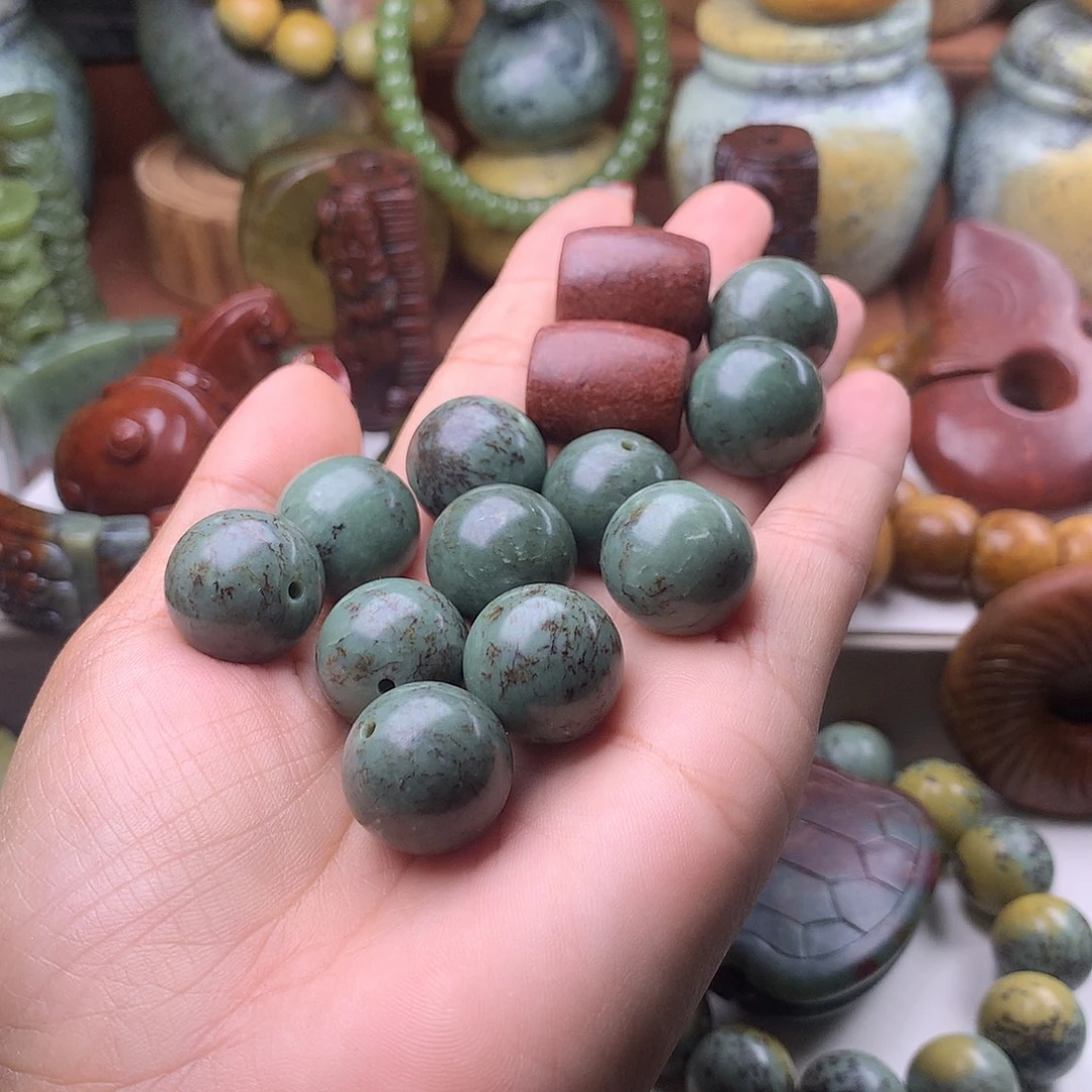 溪***远岫岩河磨玉（透闪石质玉）未镶嵌吊坠(不含链)