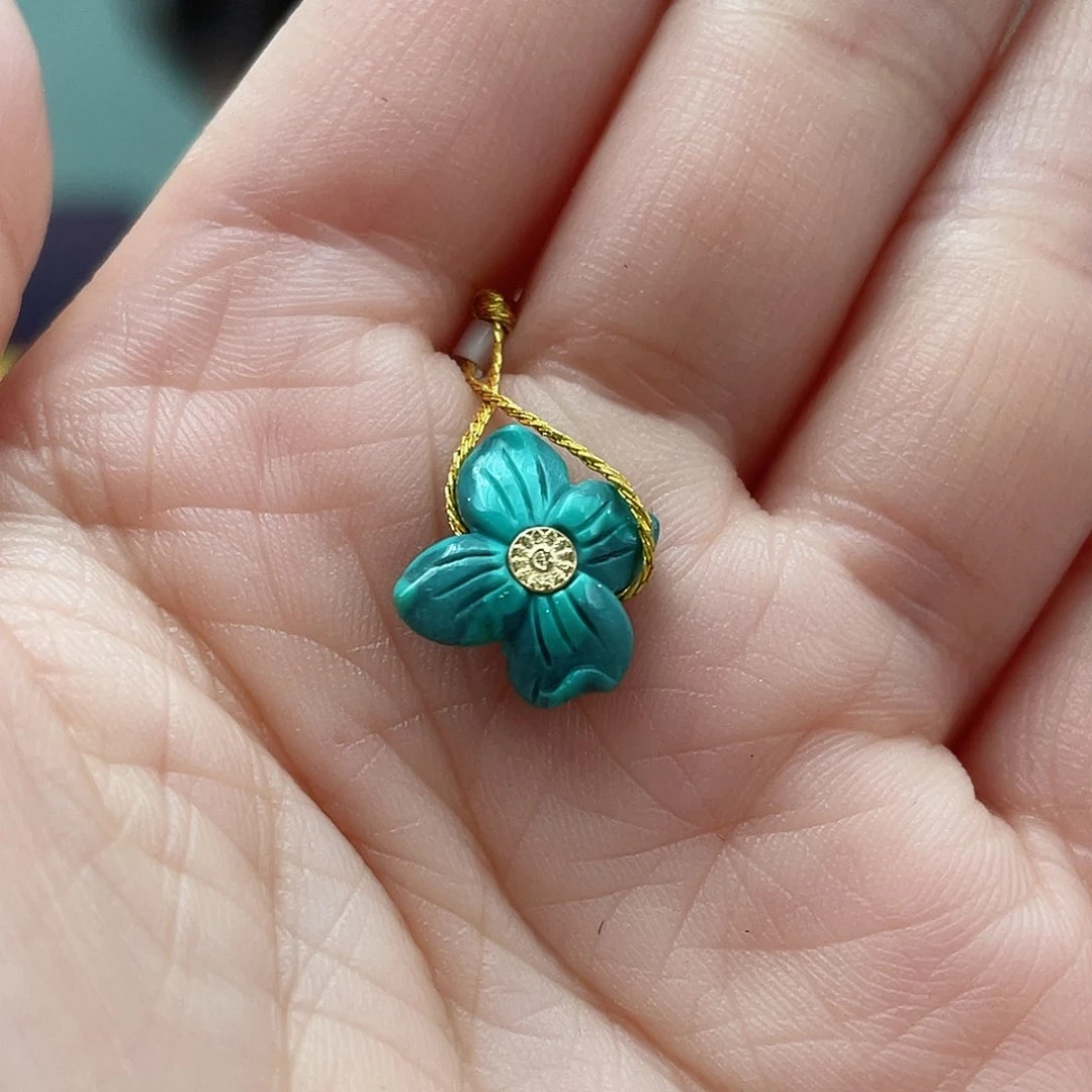 绿松石颈饰未镶嵌