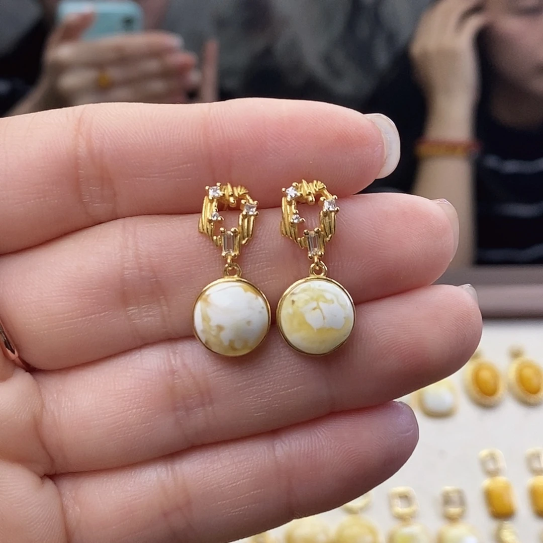 琥珀未镶嵌裸石成品