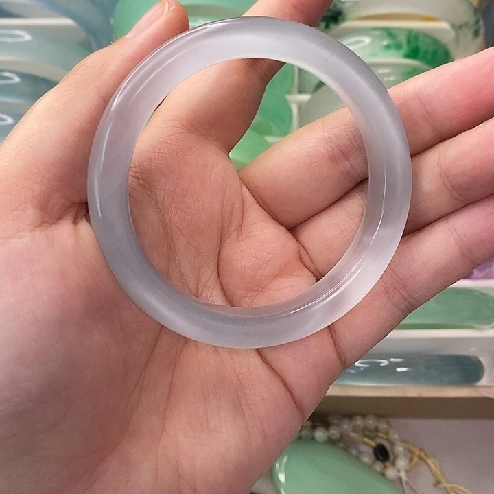 石英质玉未镶嵌手镯