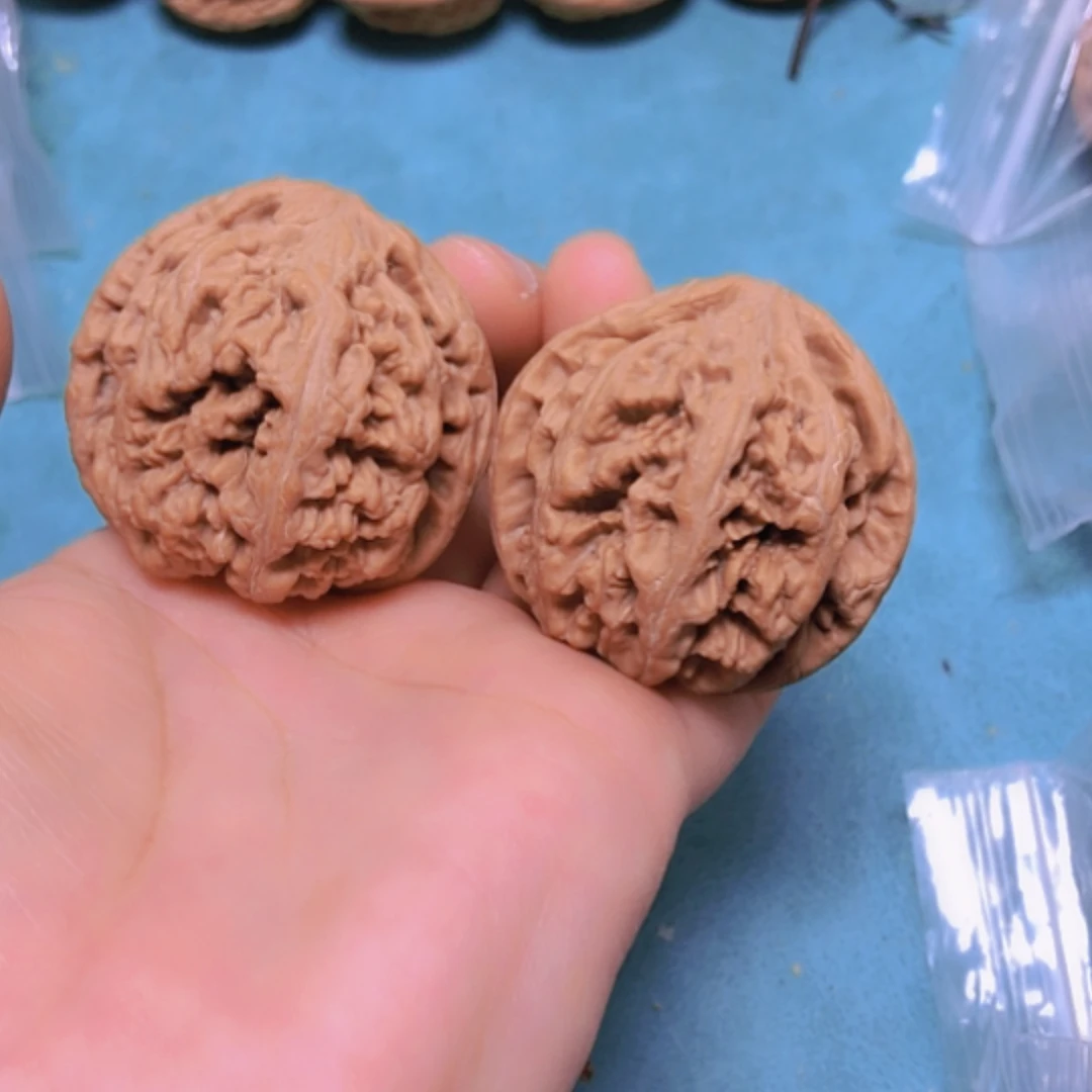 【闪购商品】把件核桃41.5粗筋修尖