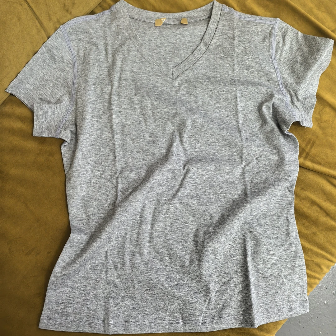 《飞总优选》匹马棉-V领短袖T恤