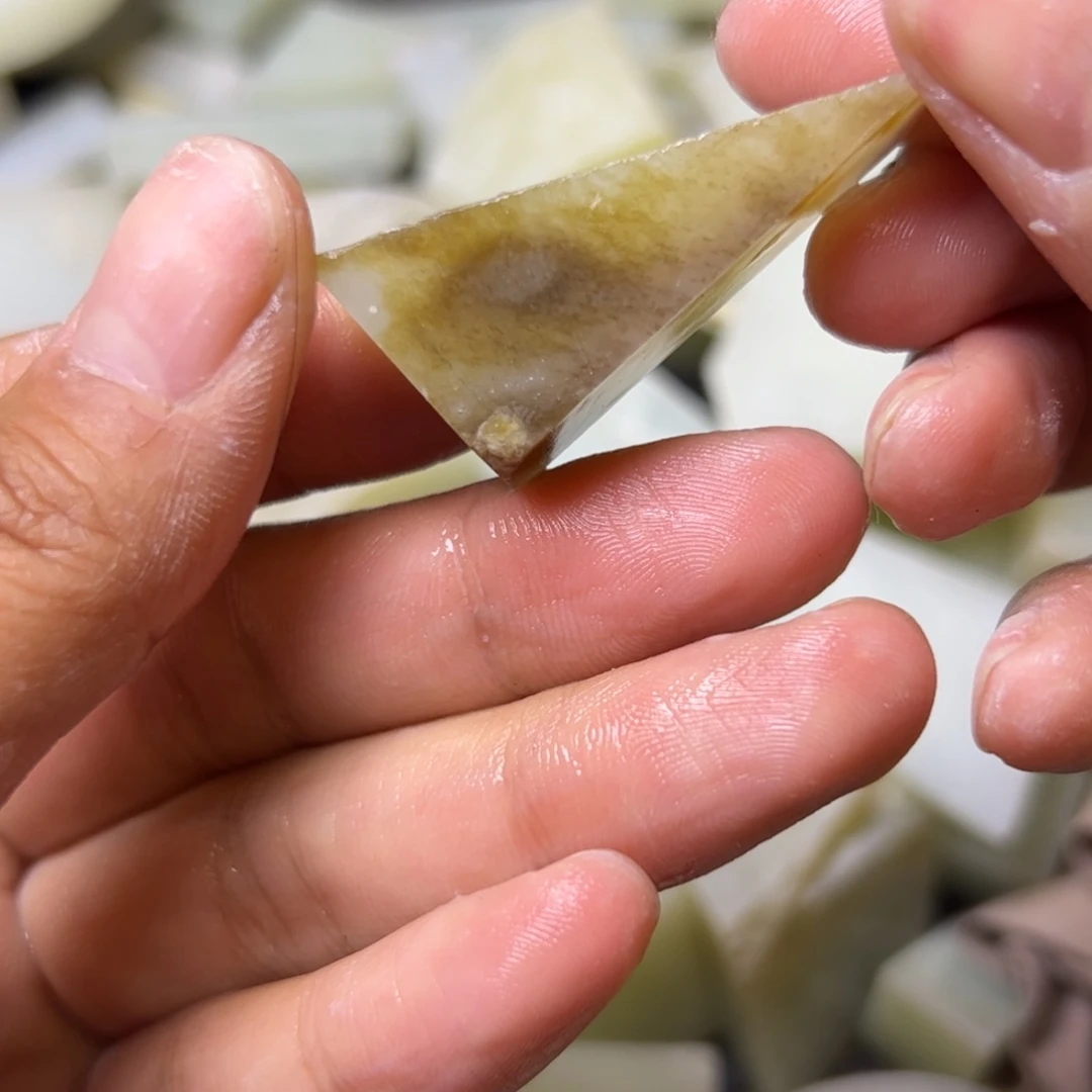 和田玉未镶嵌项链