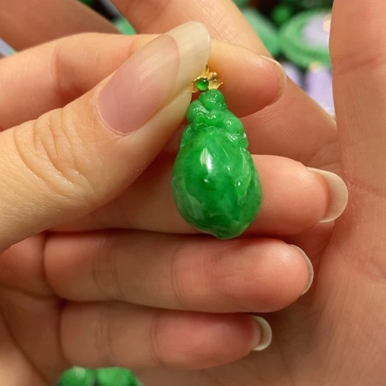颈饰未镶嵌翡翠吊坠