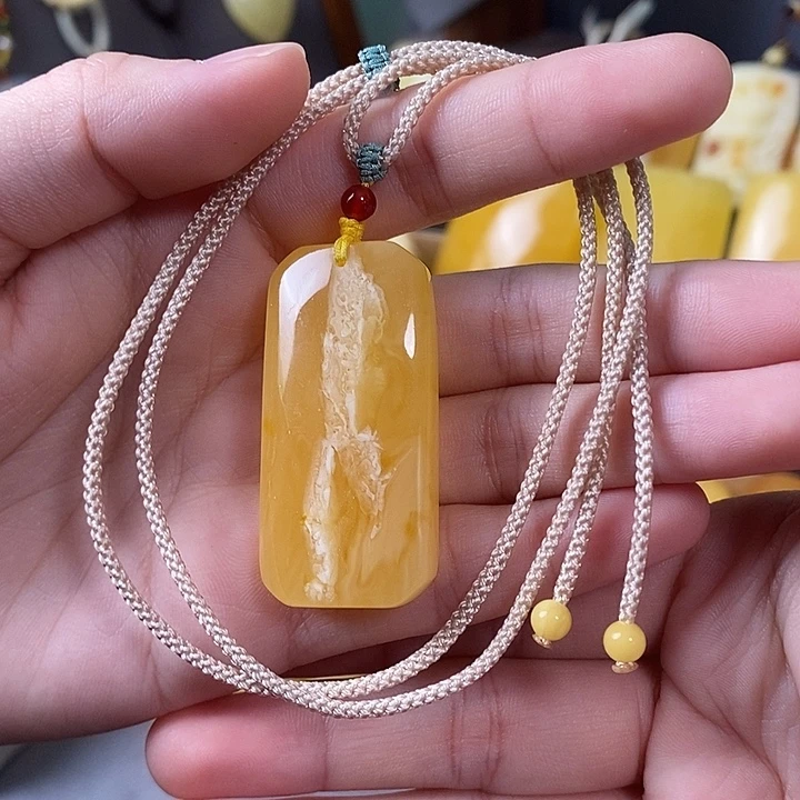 琥珀未镶嵌裸石无事牌