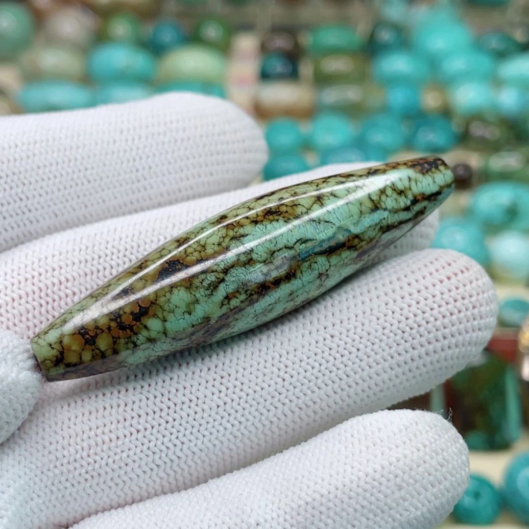 未镶嵌绿松石颈饰