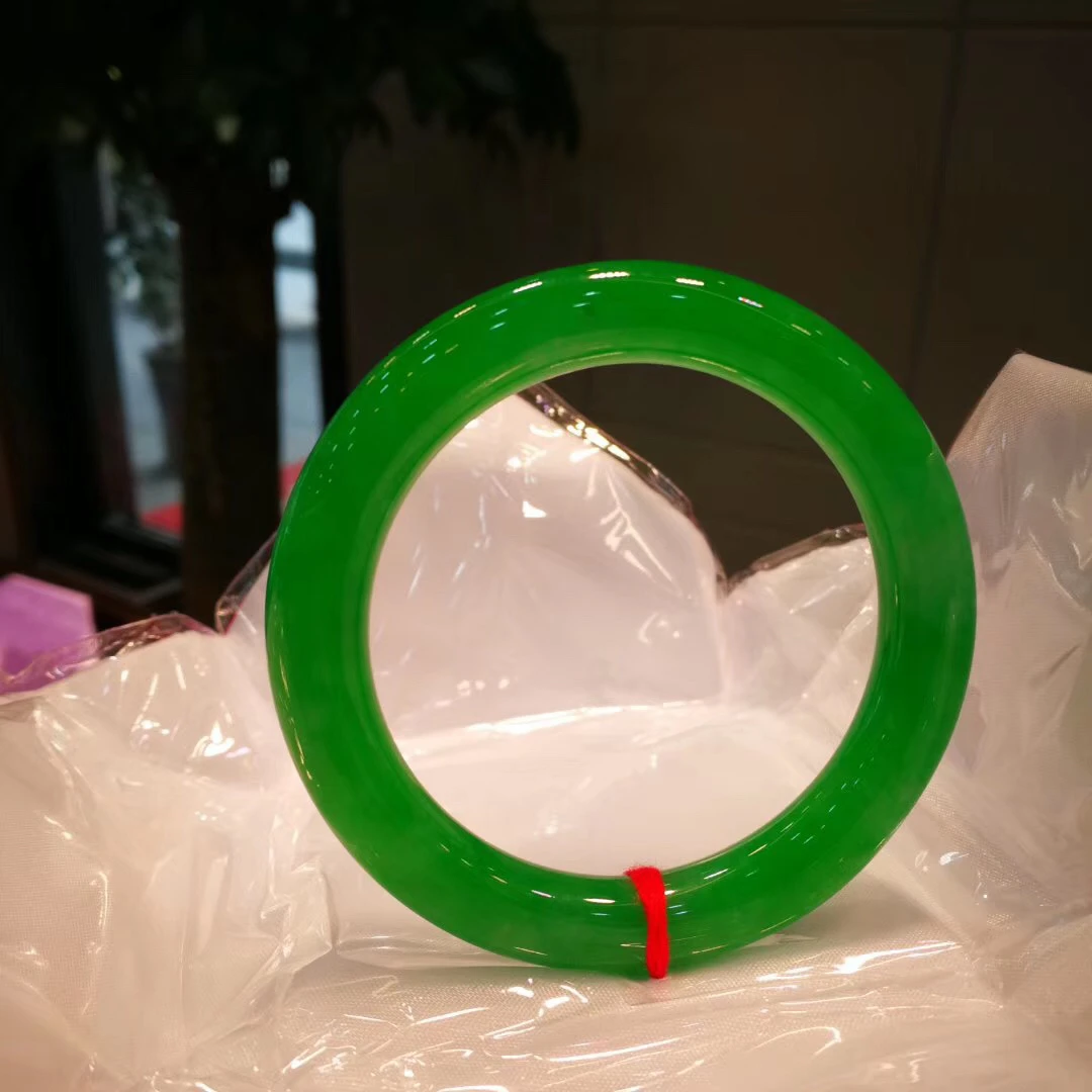 满绿翡翠手镯帝王绿