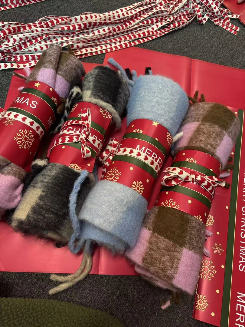 获衣局-FUNKIRAMA-网红格子保暖流苏围巾