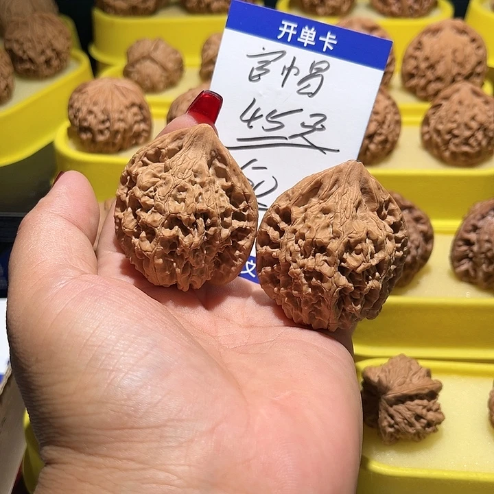 把件桃核官帽全品