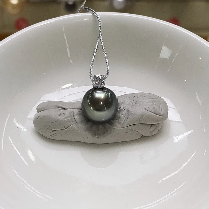 18K金镶嵌海水珍珠吊坠(不含链)大溪地9-10mm