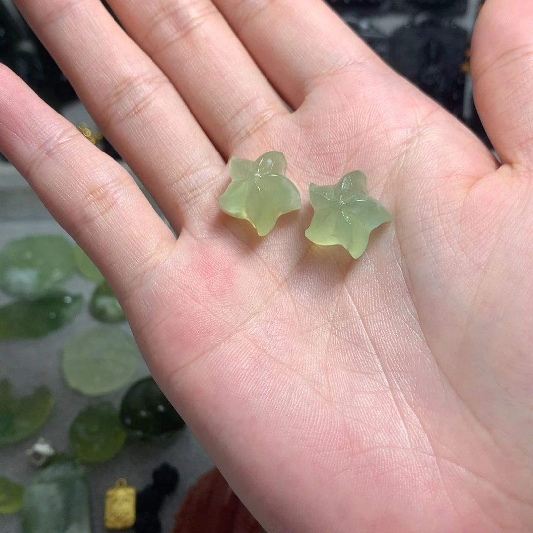 岫玉未镶嵌颈饰海星