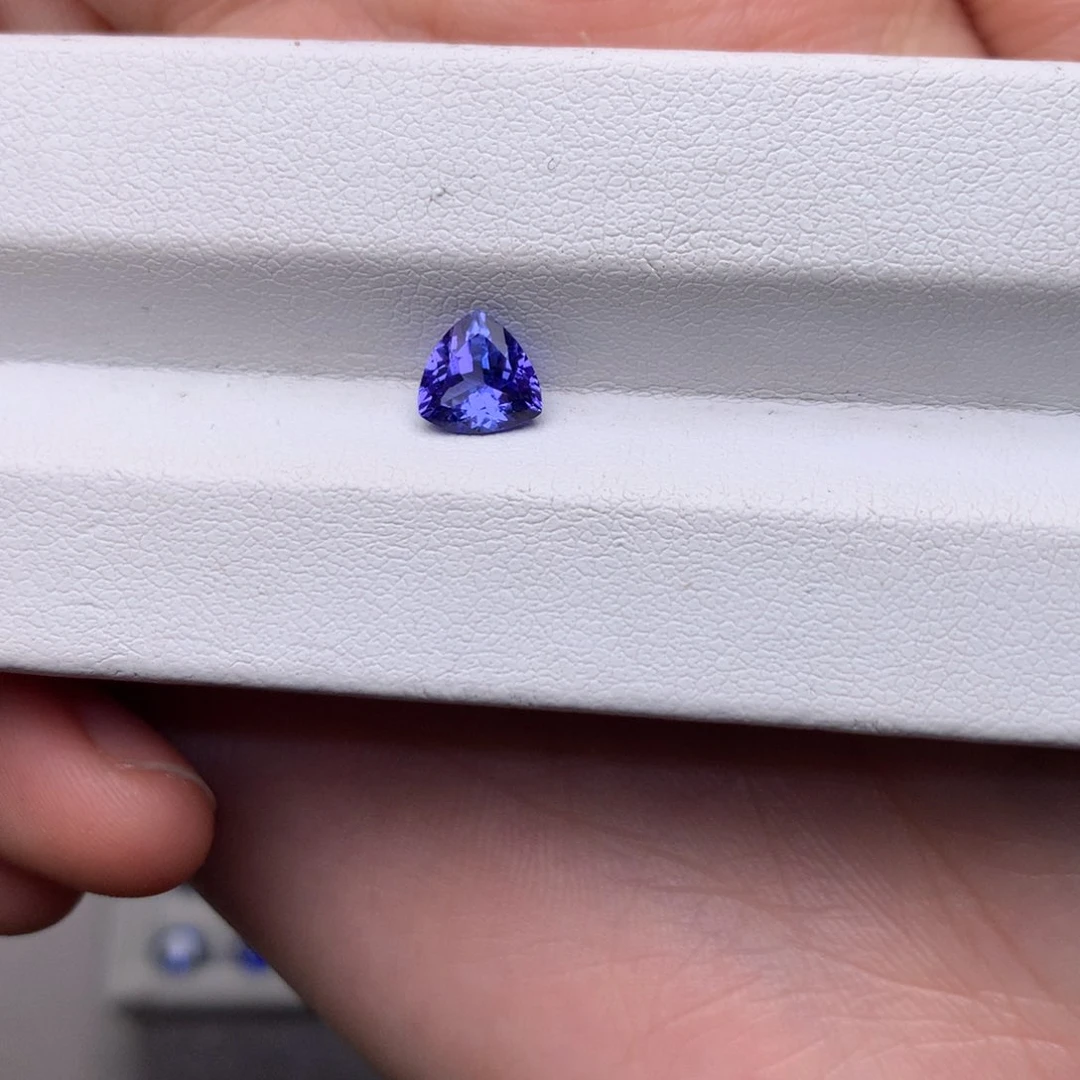 未镶嵌裸石坦桑石0.92ct