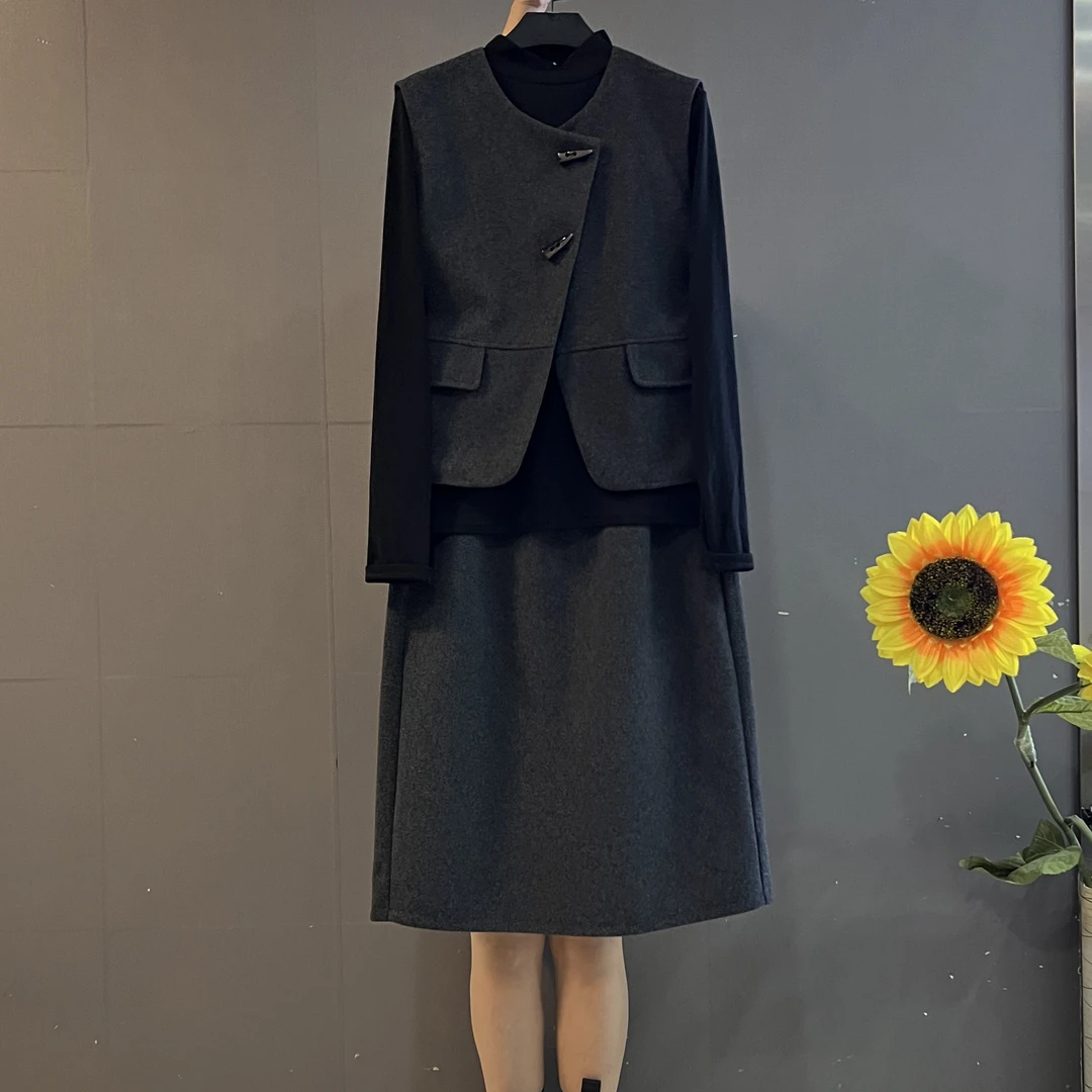 秋季新款轻职风时尚复古显瘦马甲搭配半身裙打底衫气质优雅三件套