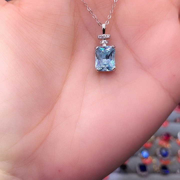 海蓝宝石吊坠(赠链)银S925镶嵌