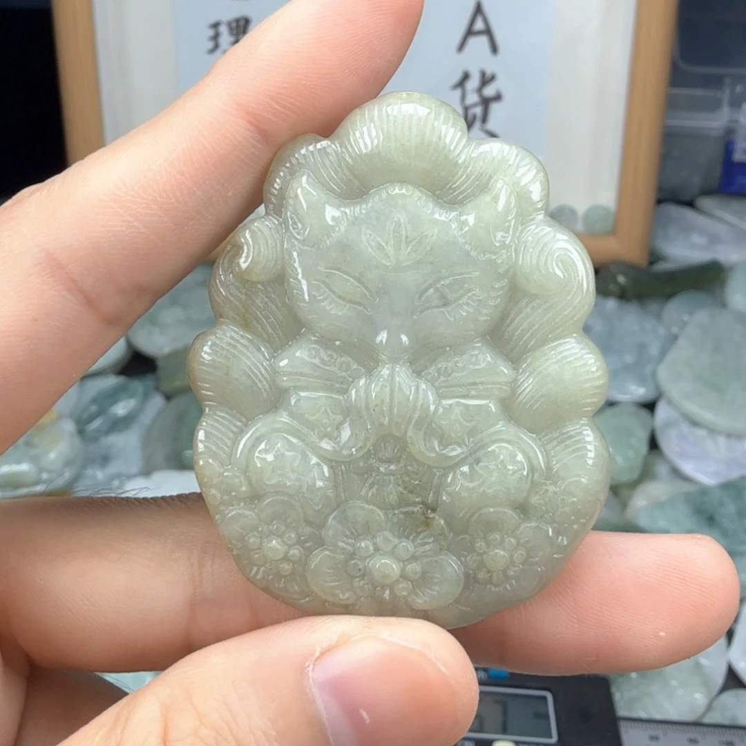 翡翠挂件未镶嵌翡翠