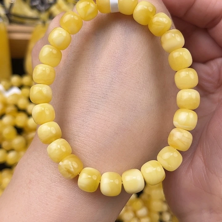 琥珀未镶嵌颈饰琥珀
