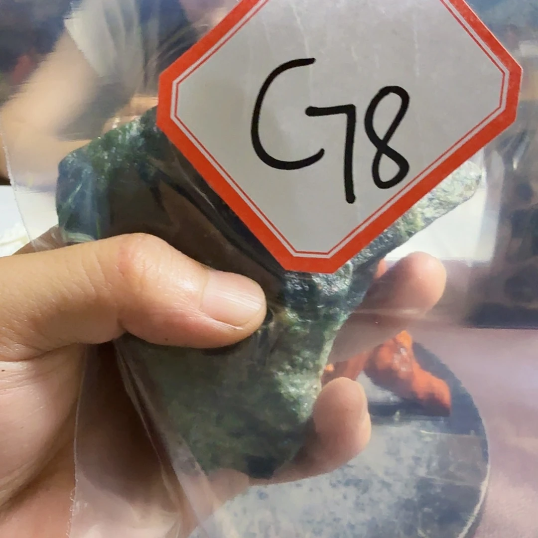 蝴***飞蛇纹石玉未镶嵌哈哈我