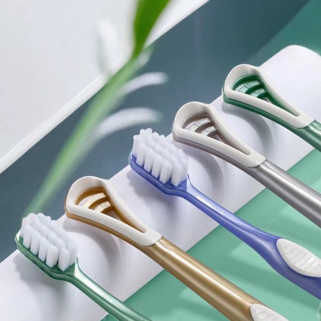 成人软毛护龈牙刷方孔设计带舌苔清洁器家用