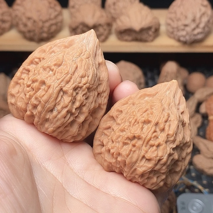 赵****文玩核桃一抹红37