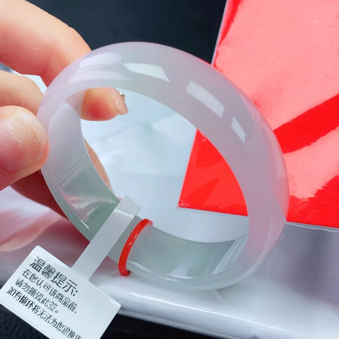 翡翠手镯未镶嵌50轮胎