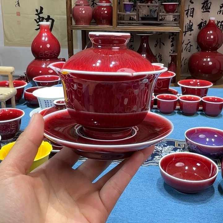景德镇陶瓷花口盖碗
