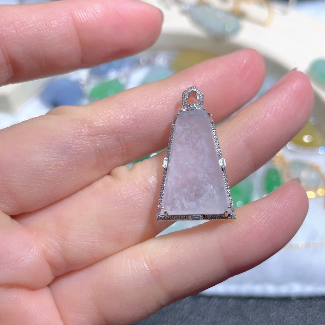 翡翠颈饰18K金镶嵌翡翠