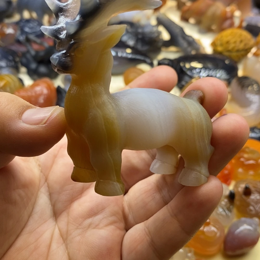 玛瑙/玉髓未镶嵌摆件手把件小鹿