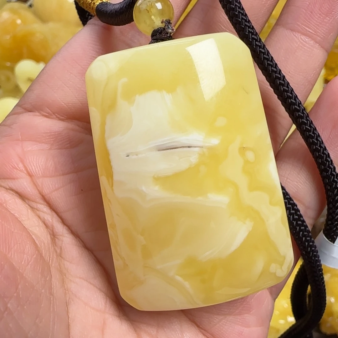 蜜蜡未镶嵌珠宝奇石