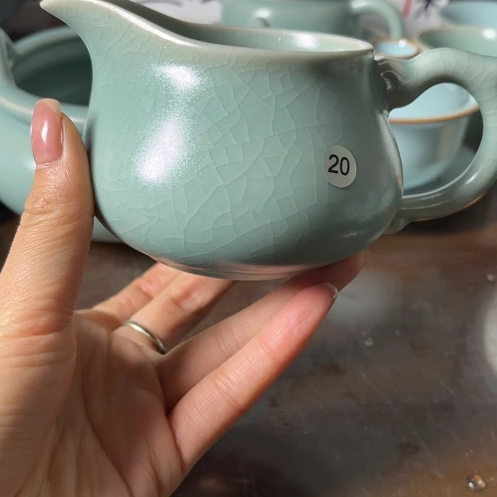 血*闷20号哈，可可咯摸摸摸摸哦