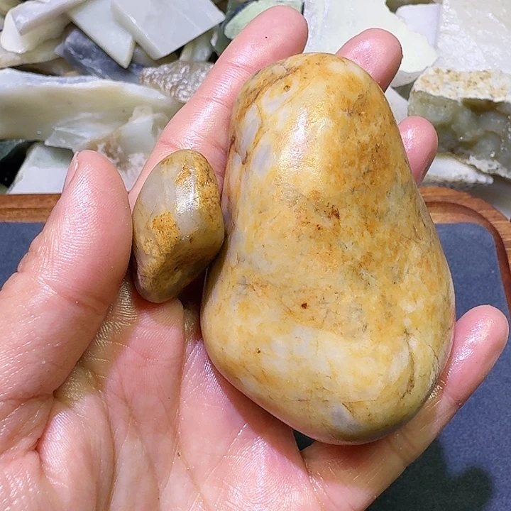 和田玉未镶嵌珠宝奇石