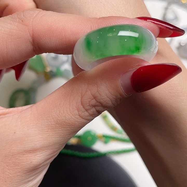 翡翠未镶嵌颈饰翡翠未镶嵌