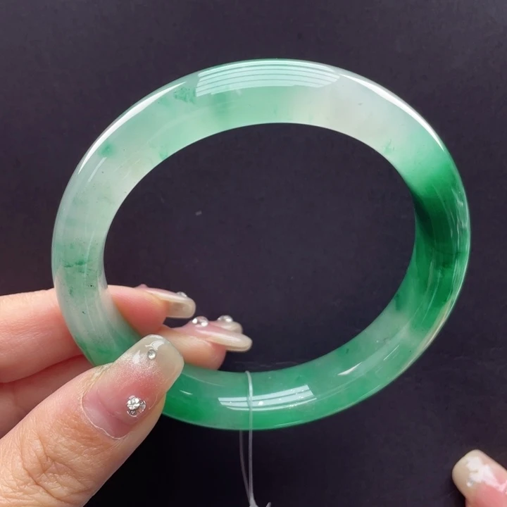 未镶嵌手镯石英质玉