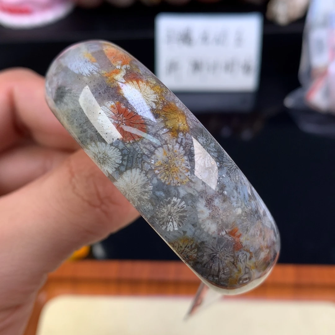 硅化珊瑚（珊瑚玉）未镶嵌颈饰18号51.6圈黑篮底共生大花